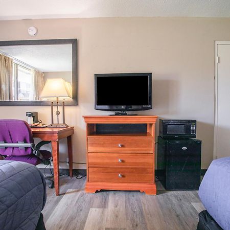 Oyo Hotel Greensboro East I 40 Ngoại thất bức ảnh