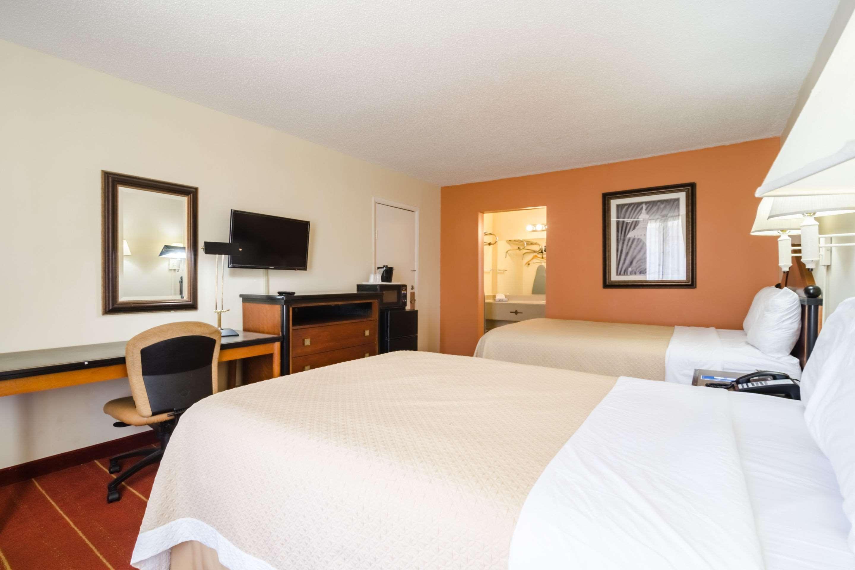 Oyo Hotel Greensboro East I 40 Ngoại thất bức ảnh