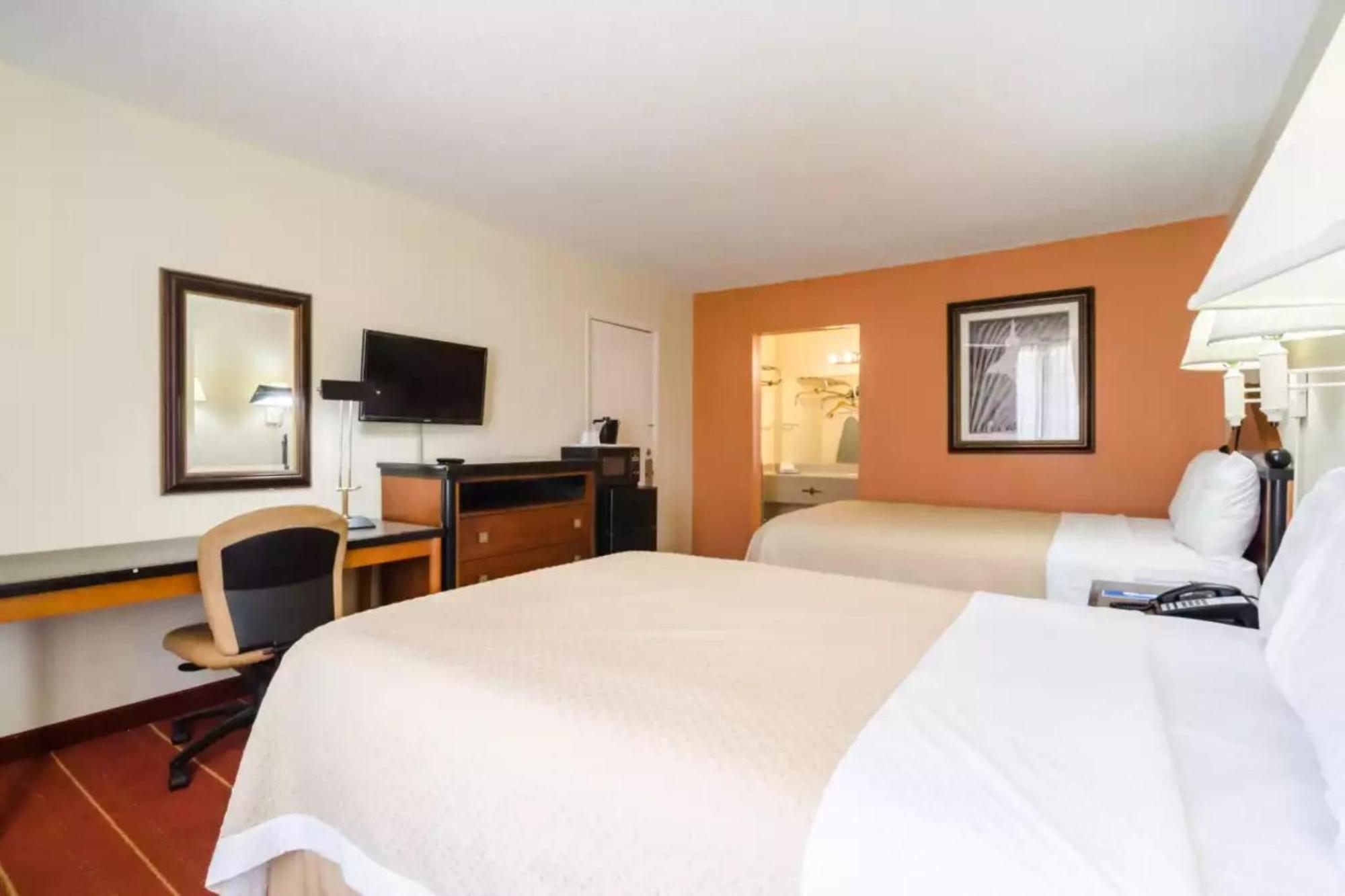 Oyo Hotel Greensboro East I 40 Ngoại thất bức ảnh